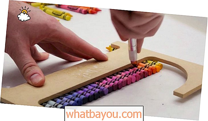 Proyecto de decoración linda: cómo crear iniciales elegantes usando crayones