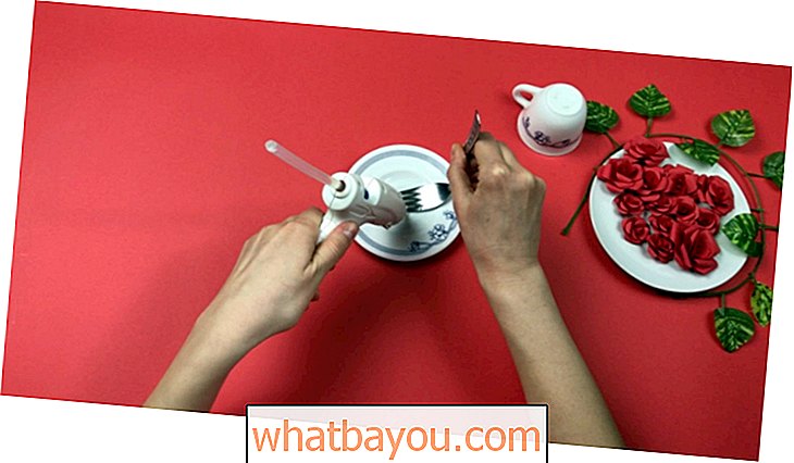 Kā izveidot “peldošu tējas glāzi”, lai dekorētu pusdienu galdu