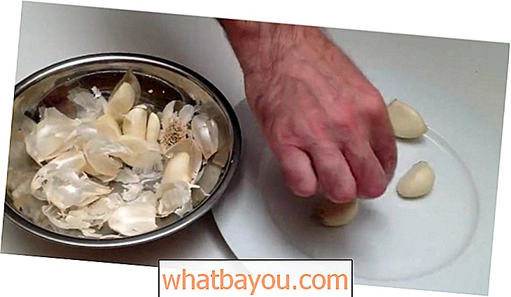 نصيحة رائعة للطهي - كيف تقشر رأس الثوم في 5 ثوان