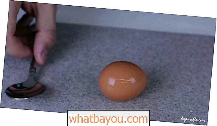 Não há mais descasque no inferno - a maneira mais rápida de descascar um ovo usando uma colher